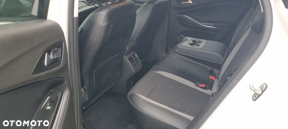 Opel Grandland X 1.2 T GPF Design Line S&S - 25
