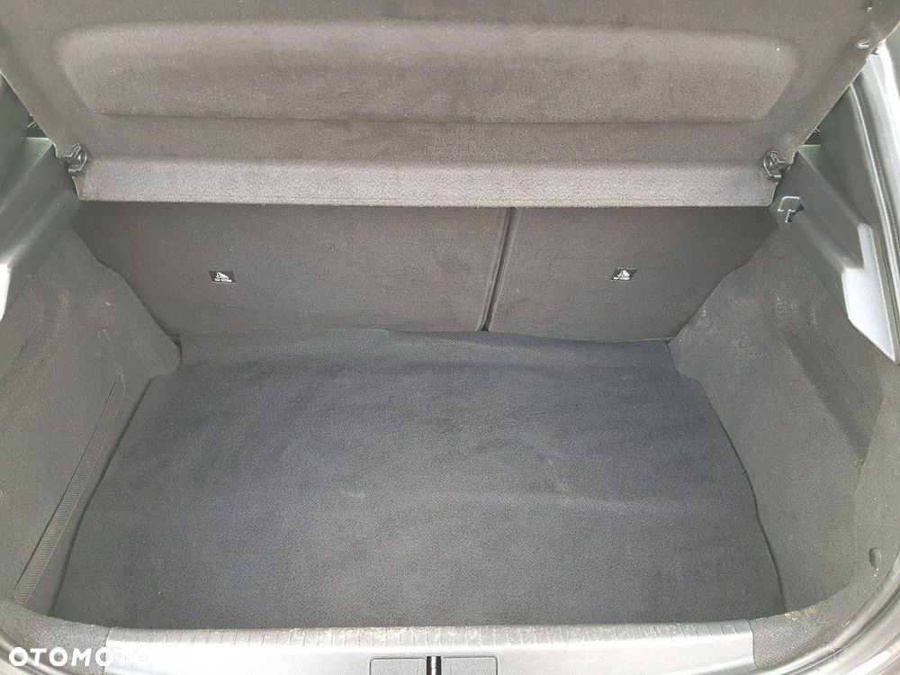 Peugeot 208 - 14