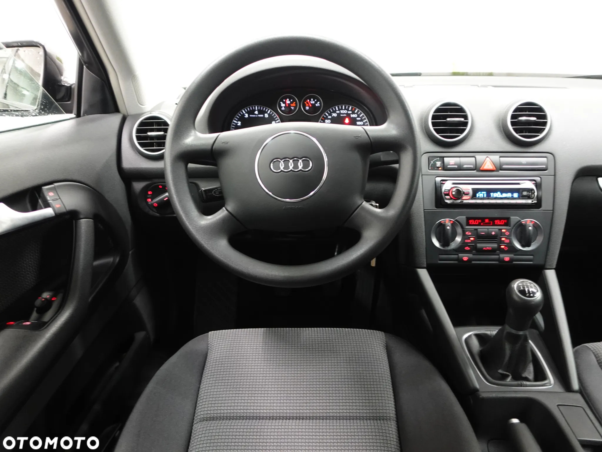 Audi A3 1.6 Ambiente - 31