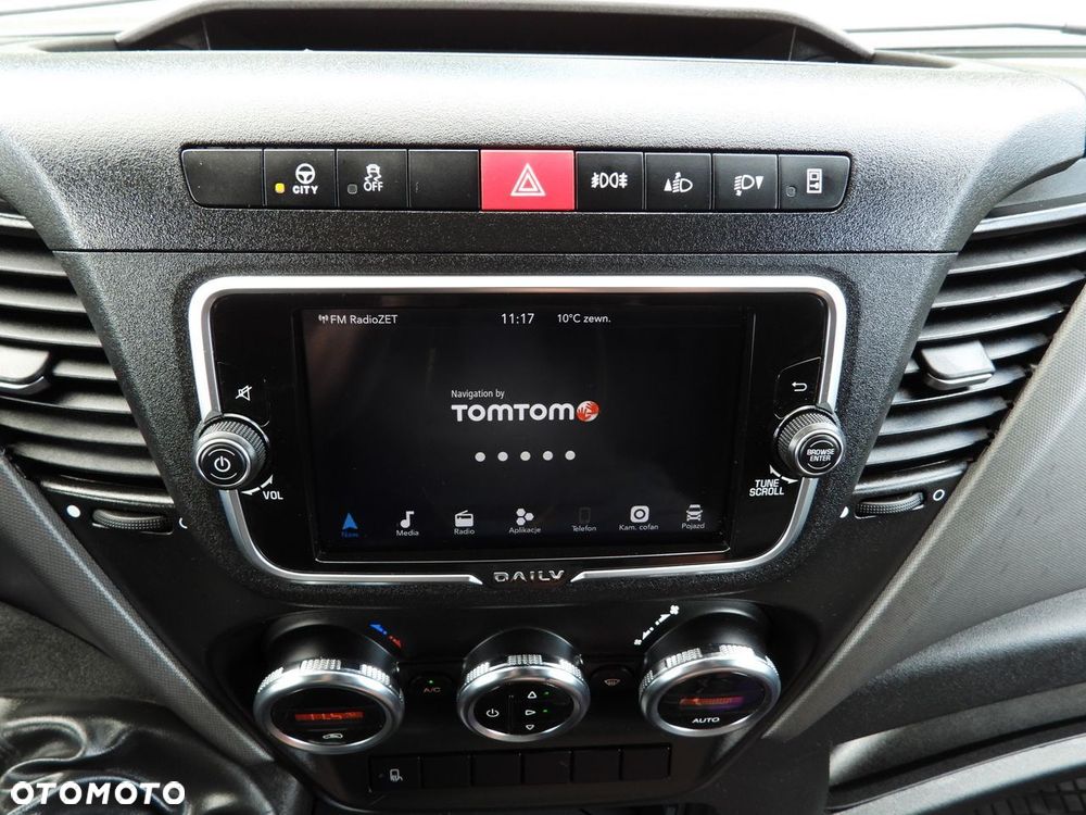 Iveco DAILY 35S18 KONTENER WINDA 8 PALET WEBASTO TEMPOMAT NAWIGACJA LEDY PNEUMATYKA KLIMATYZACJA  180KM - 33