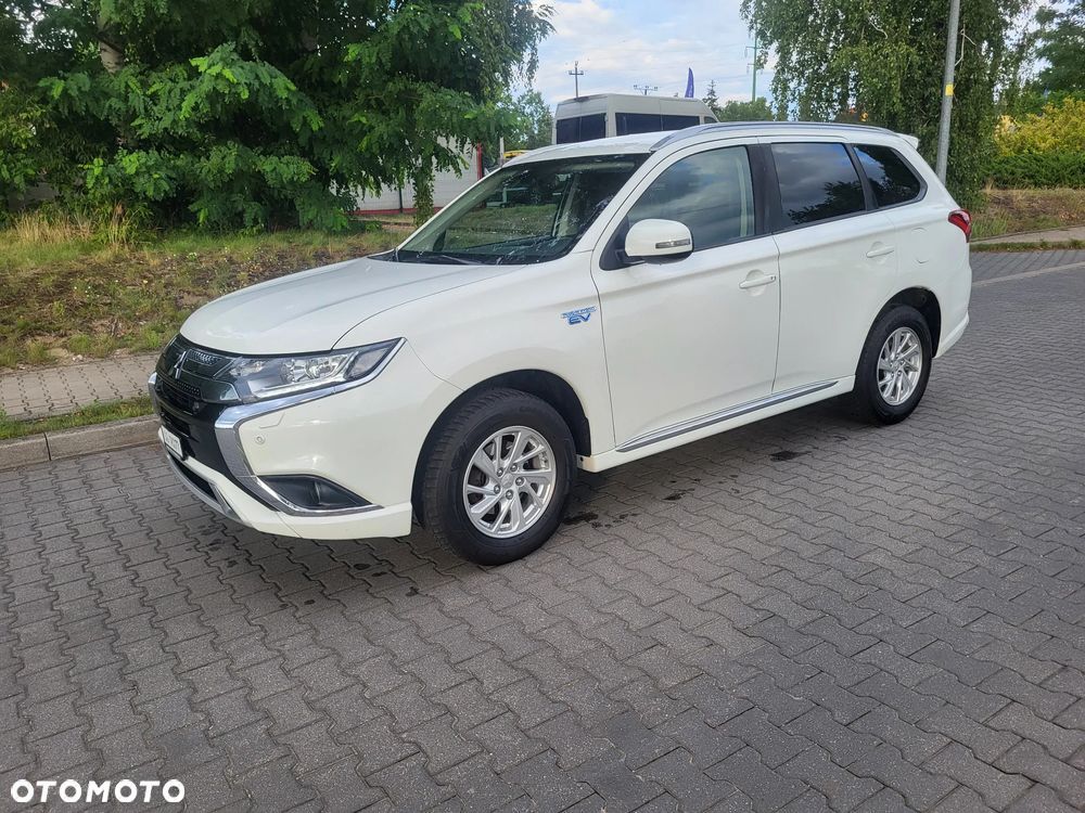 Mitsubishi Outlander Instyle NAVI - 2