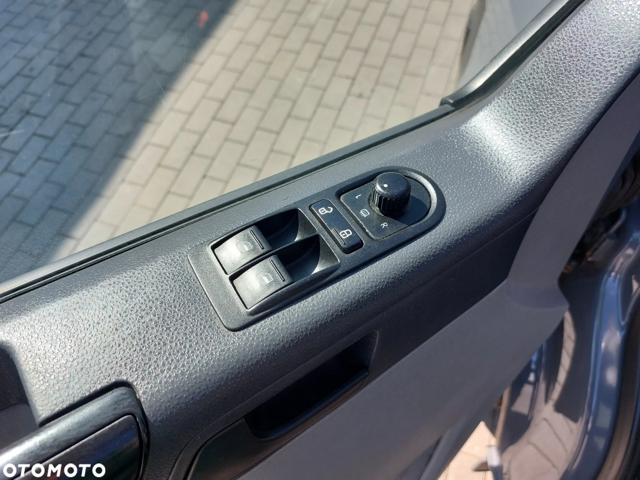 Volkswagen Transporter T5 TDI L2H1 - 11