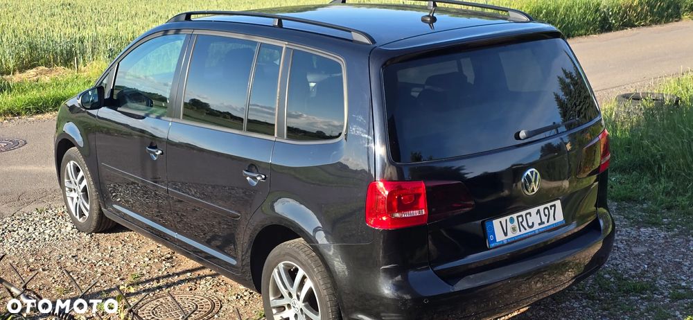 Volkswagen Touran - 4
