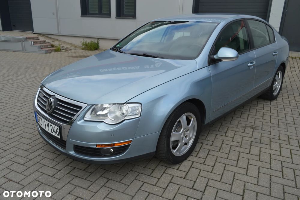 Volkswagen Passat 1.9 TDI Highline - 4