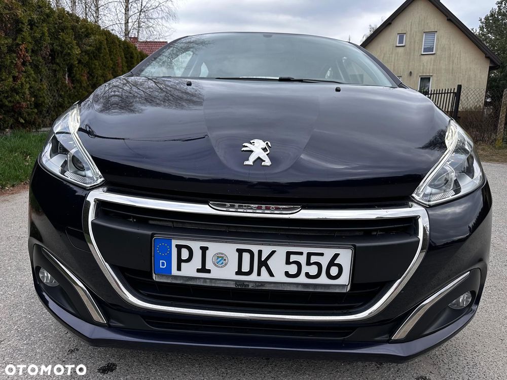 Peugeot 208 - 8