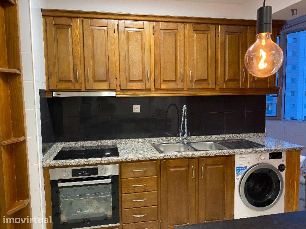 Quarto - localizado em Paranhos Porto - Grande imagem: 4/9