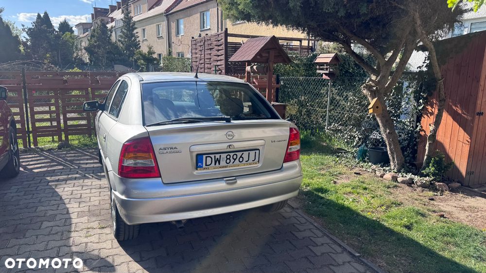 Opel Astra 1.4 - 4