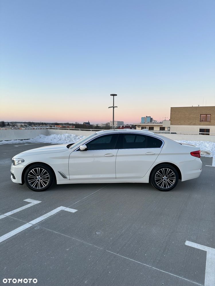 BMW Seria 5 530i xDrive Sport Line - 4