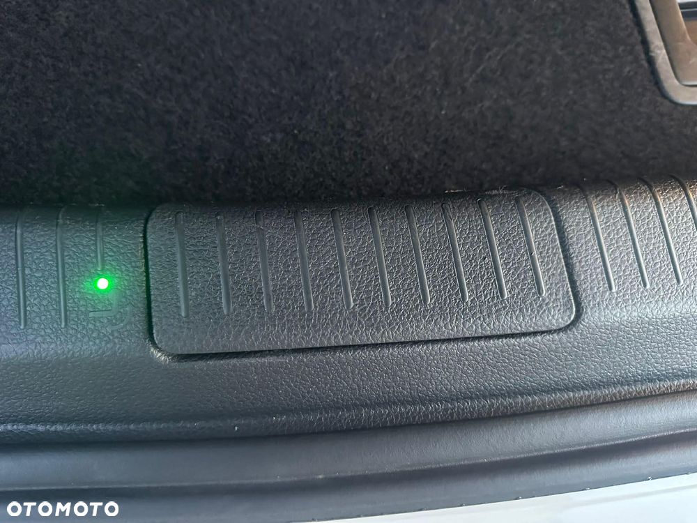 Volkswagen Golf 2.0 TDI 4Motion (BlueMotion Technology) Highline - 19