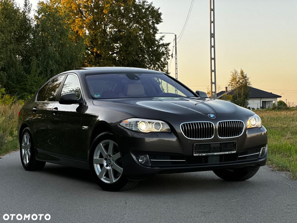 BMW Seria 5 525d Sport-Aut Modern Line - 26