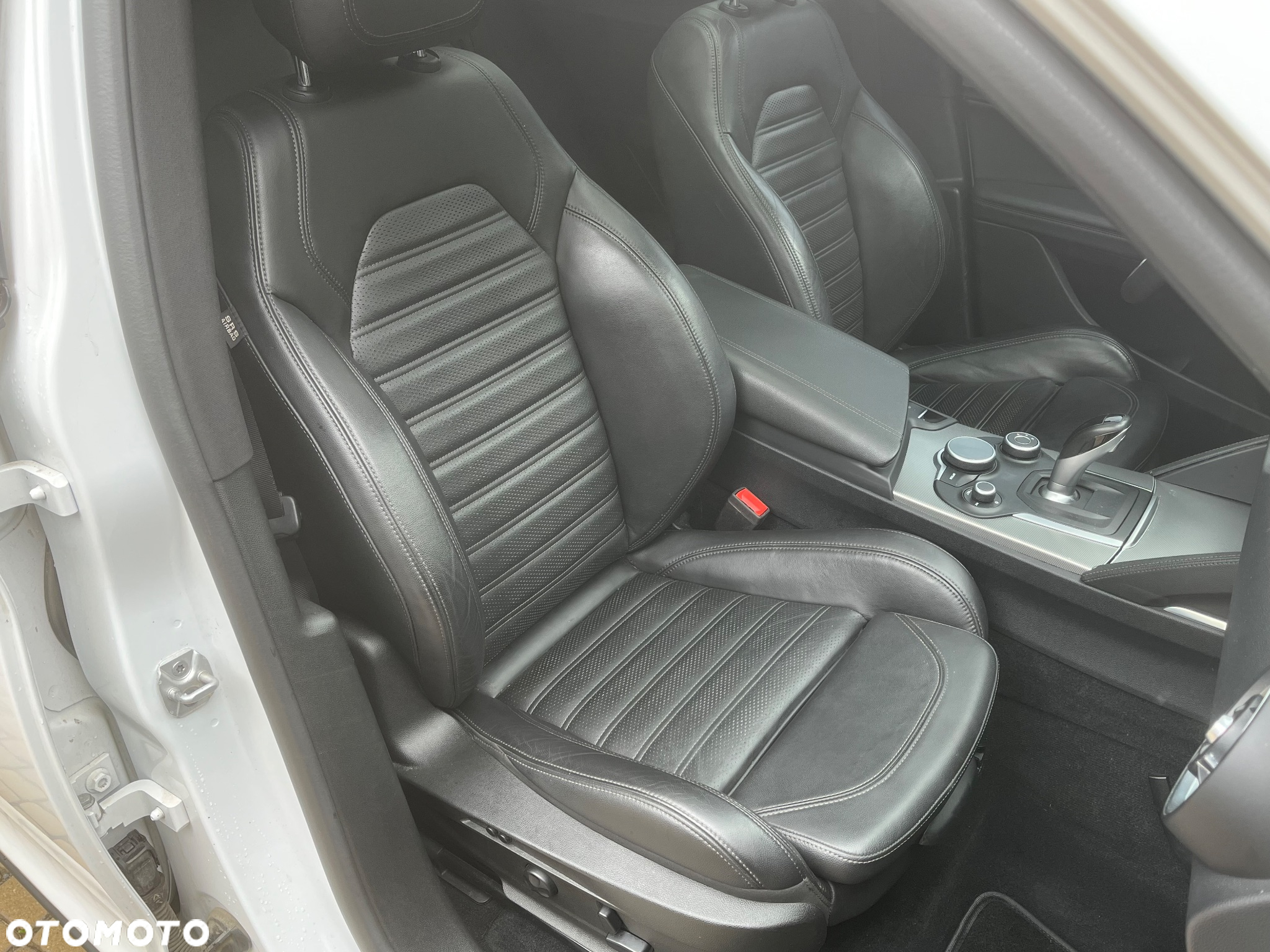 Alfa Romeo Stelvio 2.0 Turbo 16V AT8-Q4 Veloce Ti - 4
