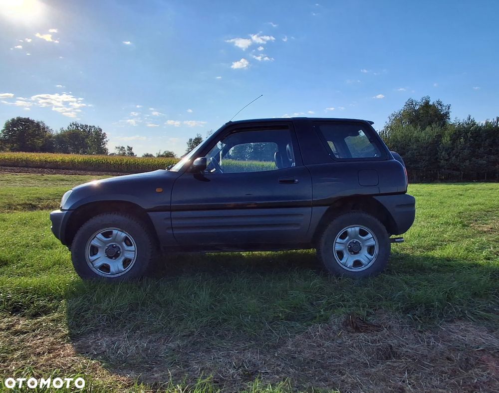 Toyota RAV4 2.0 - 5