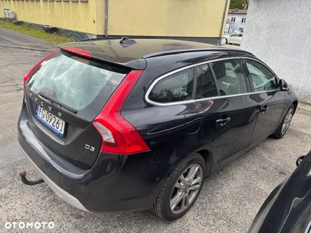 Volvo V60 D3 Momentum - 4