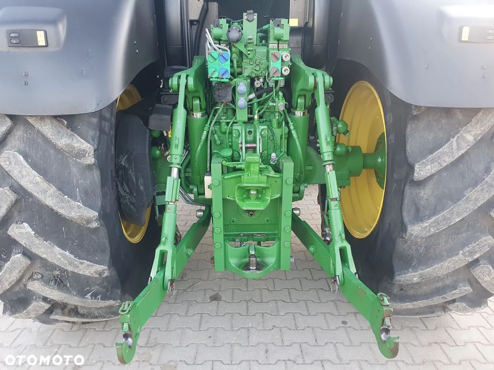 John Deere 6210 R - 6