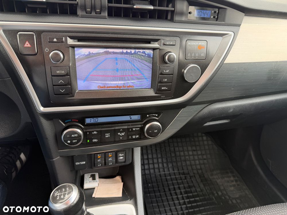 Toyota Auris 2.0 D-4D Premium Comfort - 33