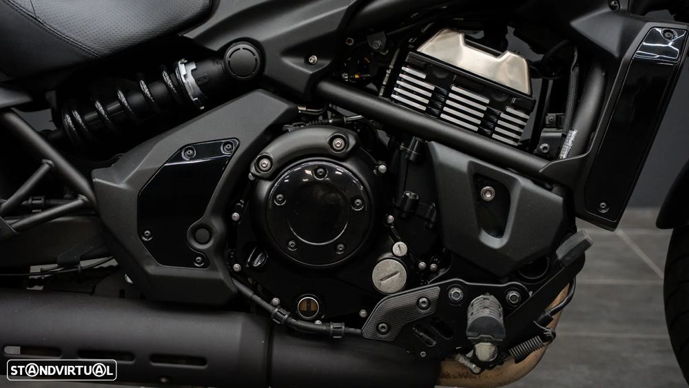 Kawasaki Vulcan 650 S - 9