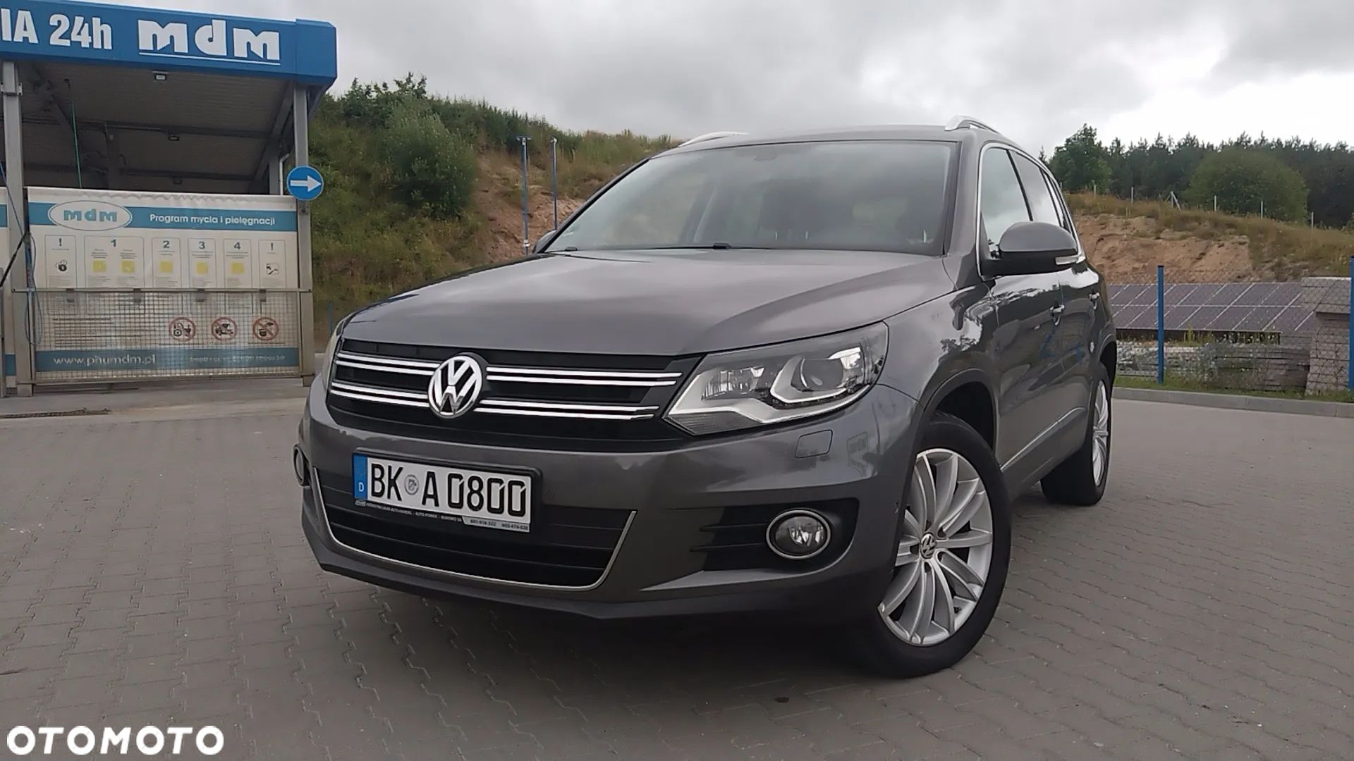 Volkswagen Tiguan - 1