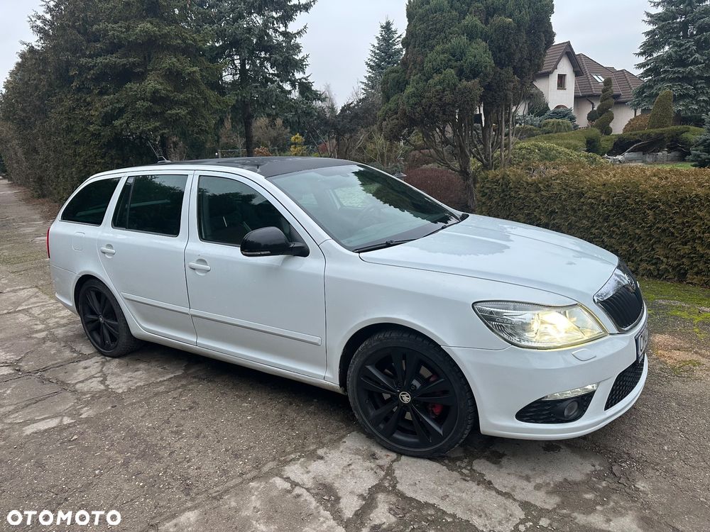 Skoda Octavia 2.0 TDI DPF DSG RS - 3