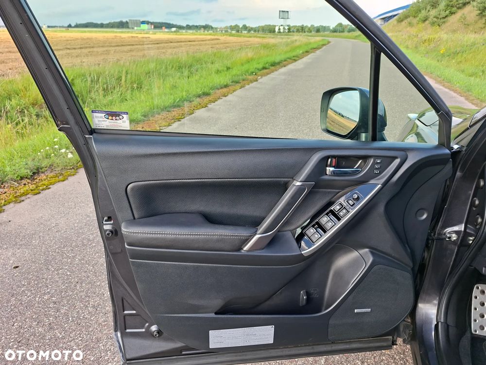 Subaru Forester 2.0 XT Platinum Lineartronic - 17