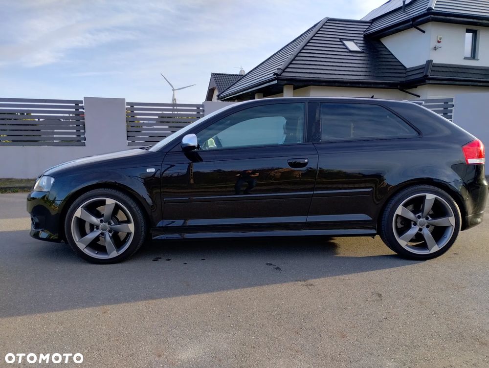 Audi S3 2.0T FSI Quattro - 2