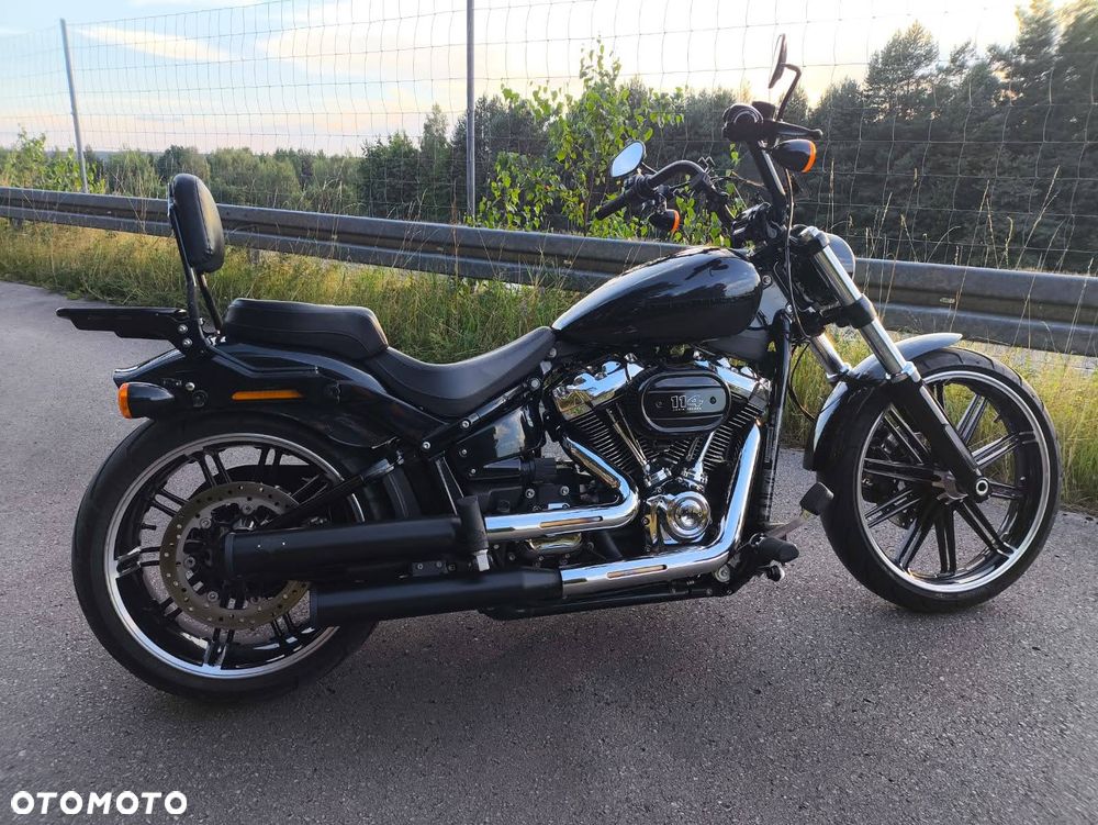 Harley-Davidson Softail Breakout - 16