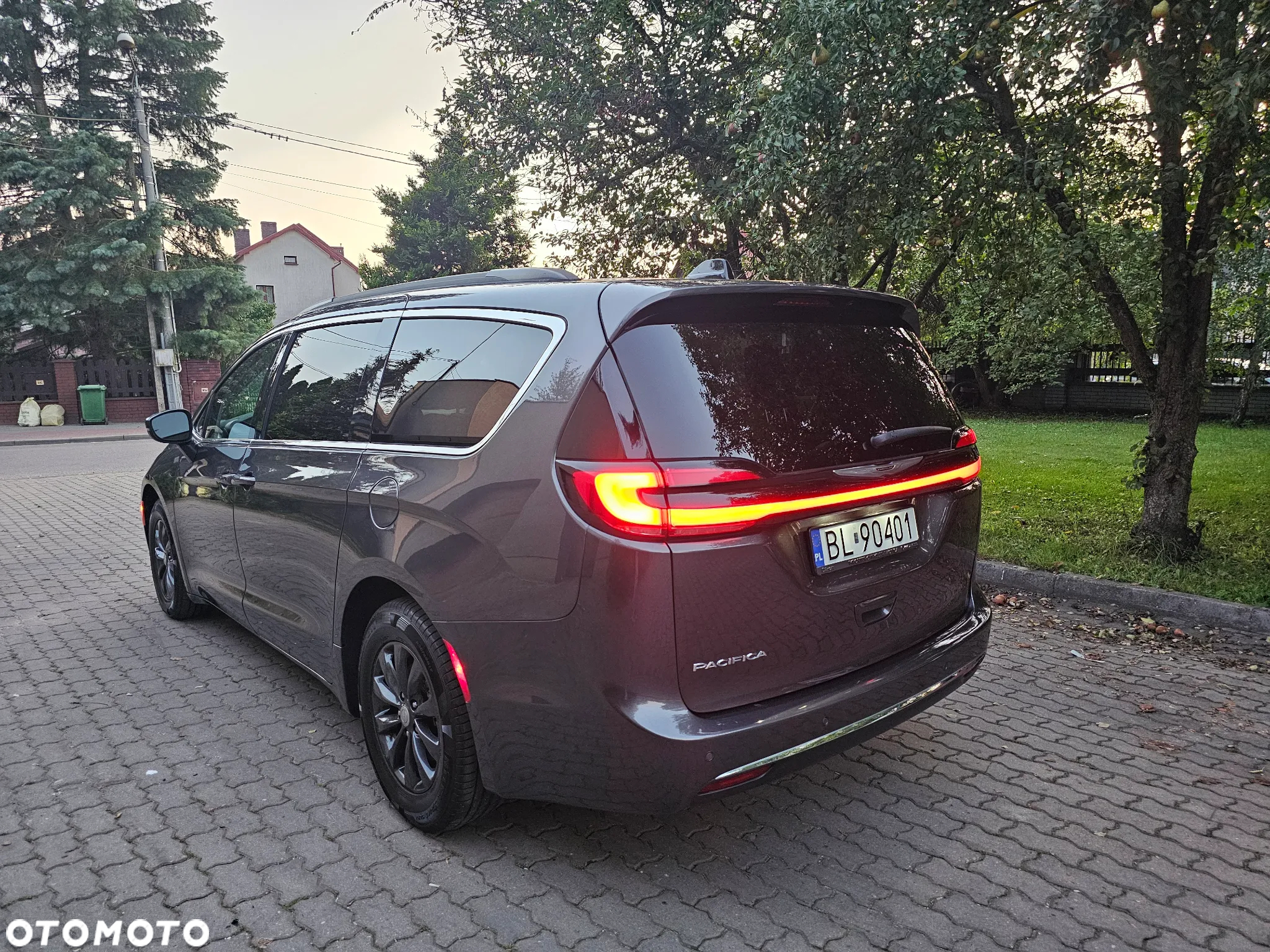 Chrysler Pacifica - 34