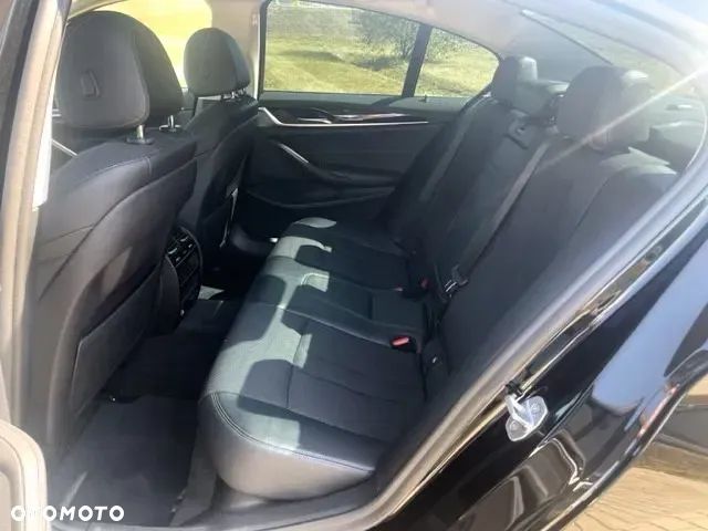 BMW Seria 5 520d xDrive Sport Line sport - 11