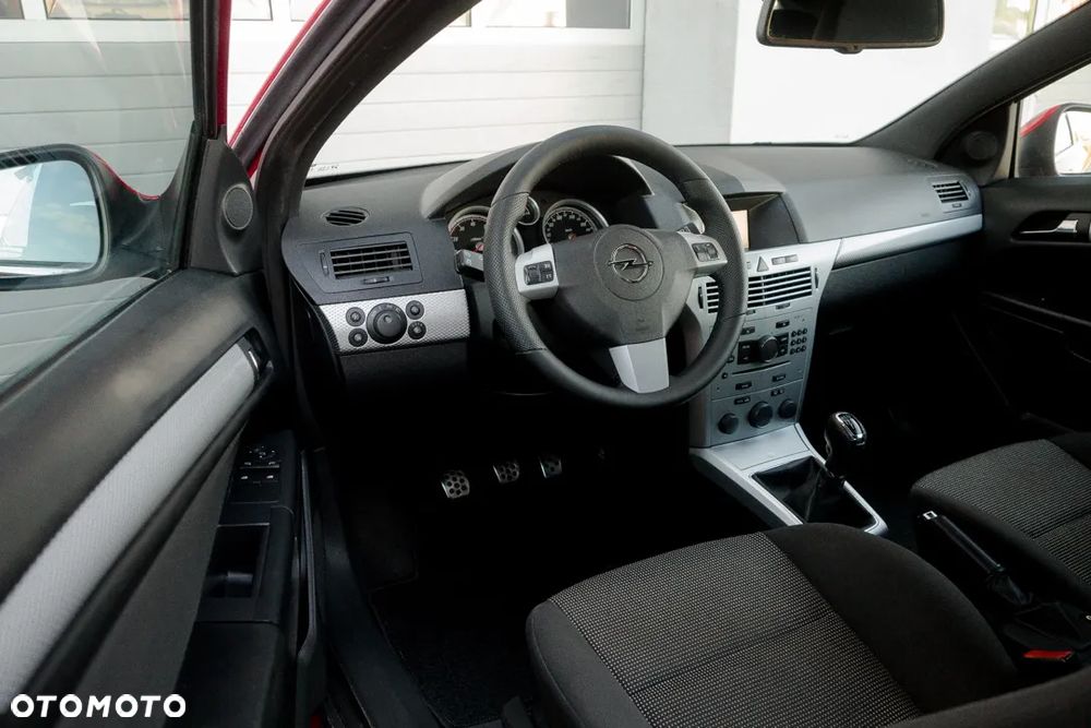 Opel Astra III GTC 1.8 Sport - 11
