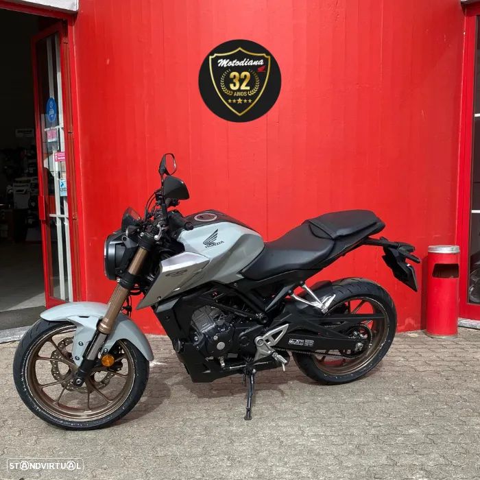 Honda CB 125R - 1