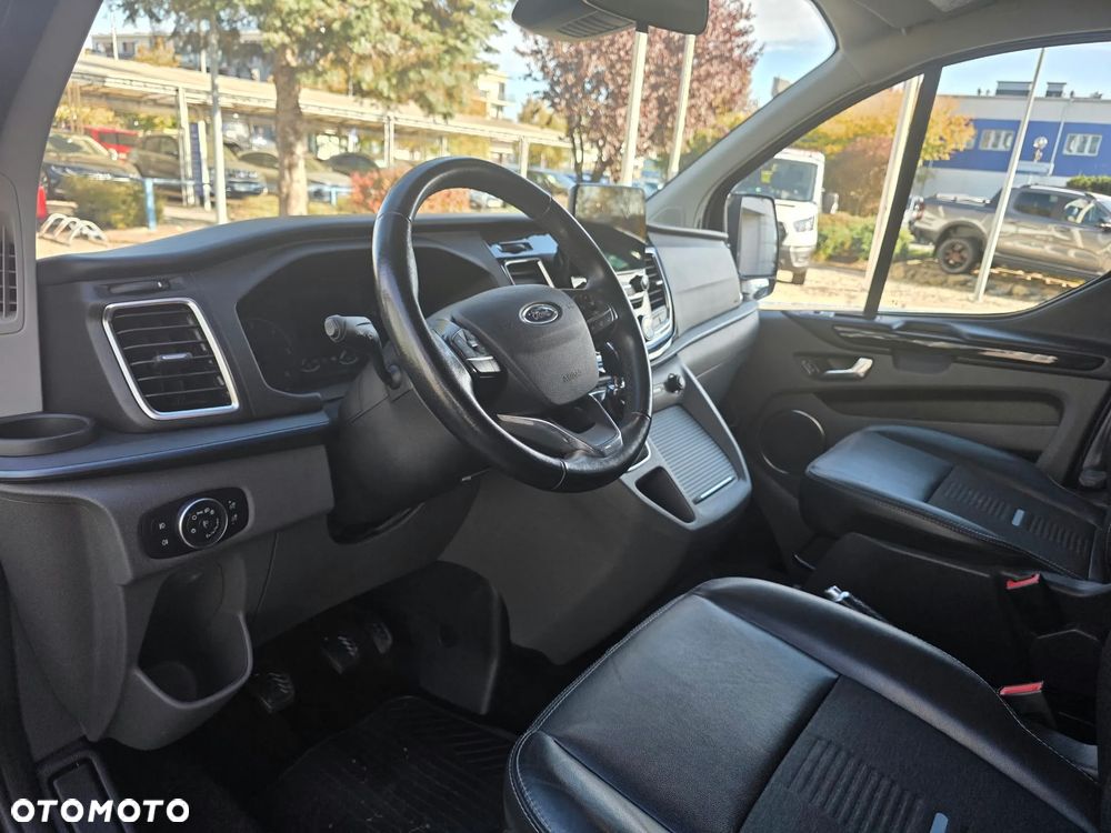 Ford Tourneo Custom - 9