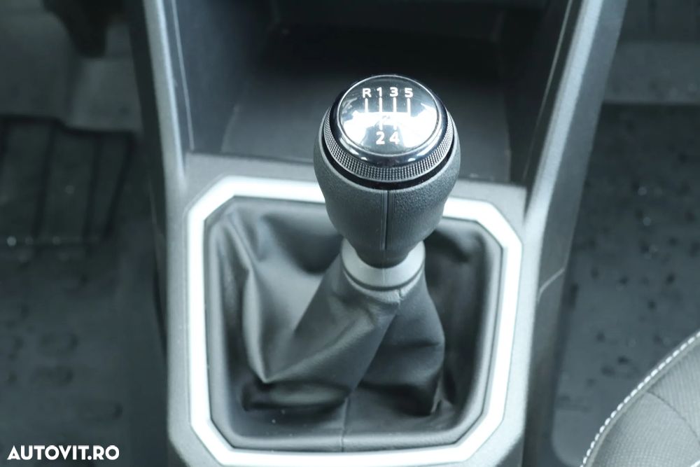 Dacia Logan TCe 90 MT6 Journey - 16