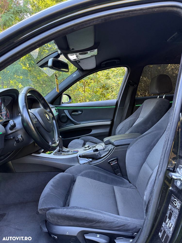 BMW Seria 3 320d DPF Touring Aut. - 5