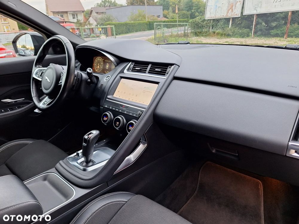 Jaguar E-Pace 2.0 i4D AWD R-Dynamic - 22