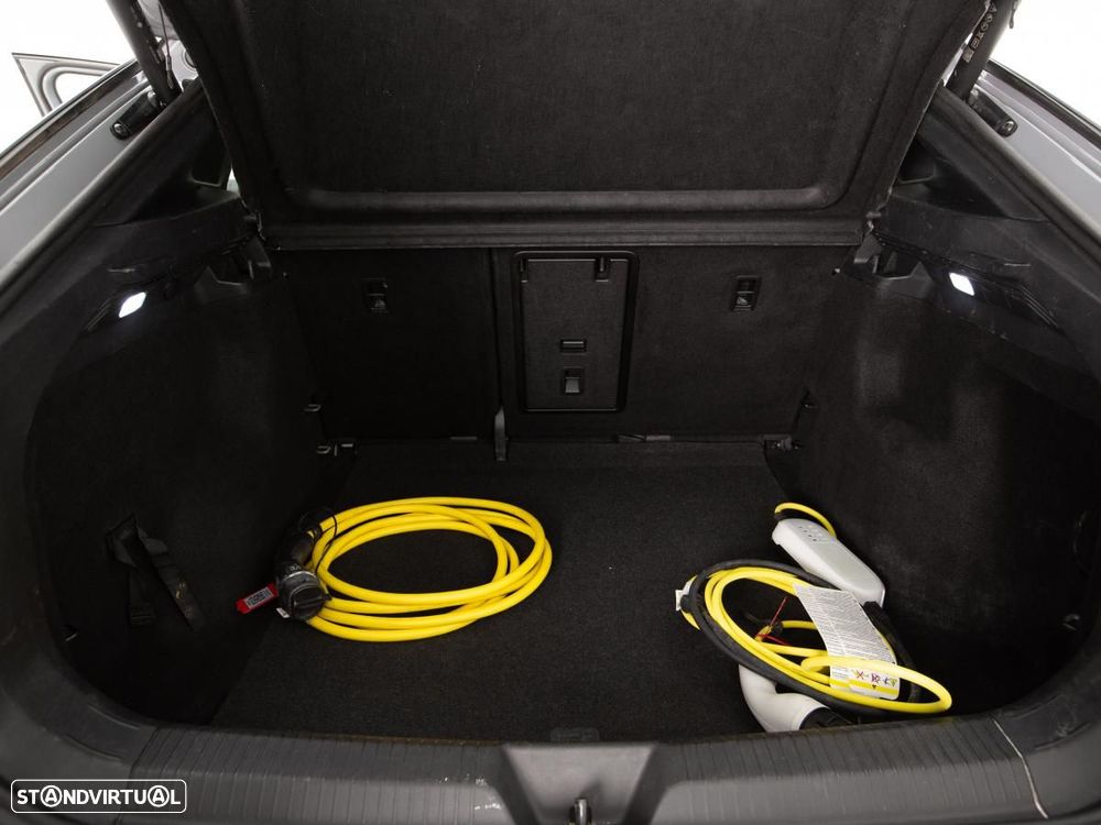 VW ID.5 52 kWh Pure Urban - 12