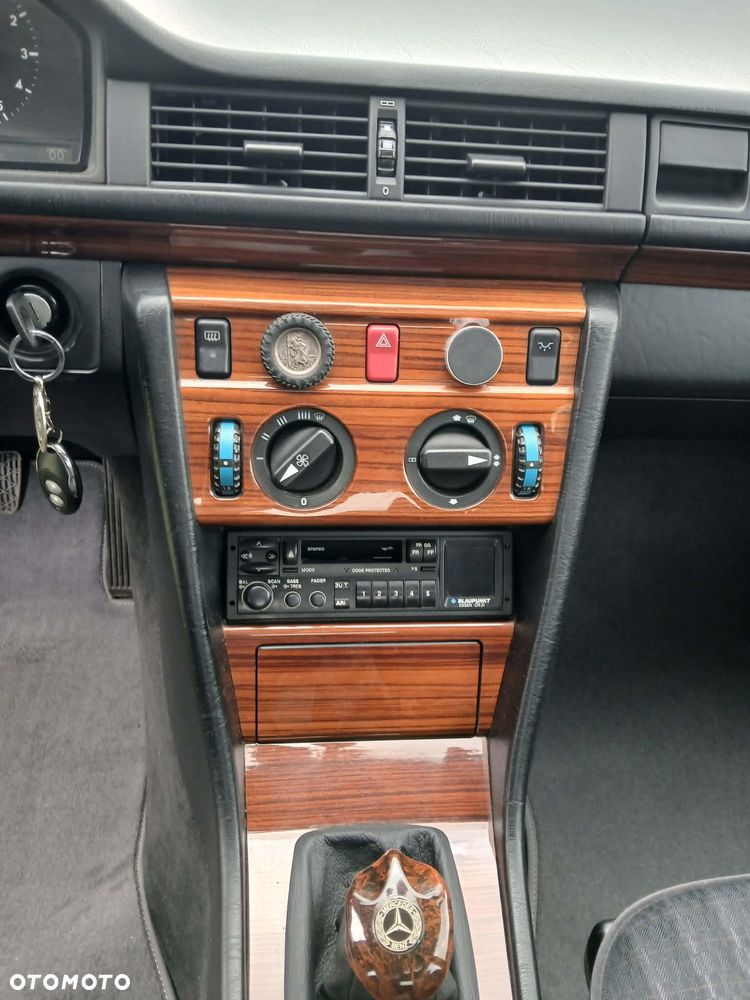 Mercedes-Benz W124 (1984-1993) - 16