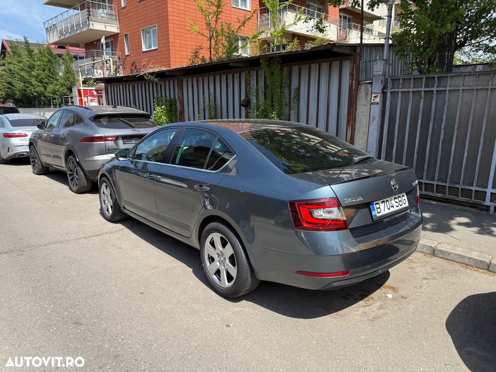 Skoda Octavia 2.0 TDI DSG Style - 30