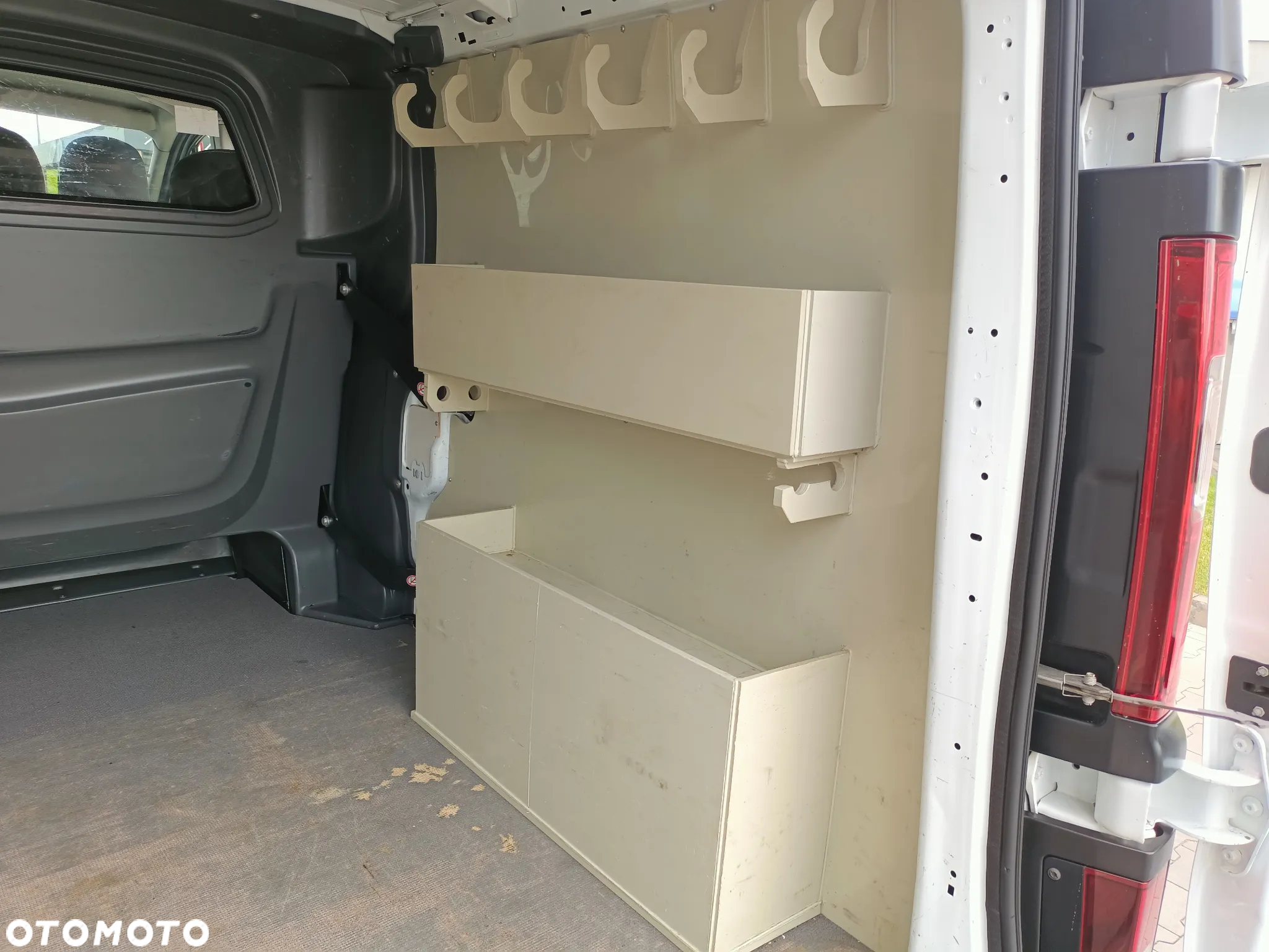 Opel VIVARO 5-cio OSOBOWY LONG - 37