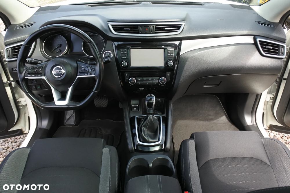 Nissan Qashqai 1.2 DIG-T Xtronic TEKNA - 16