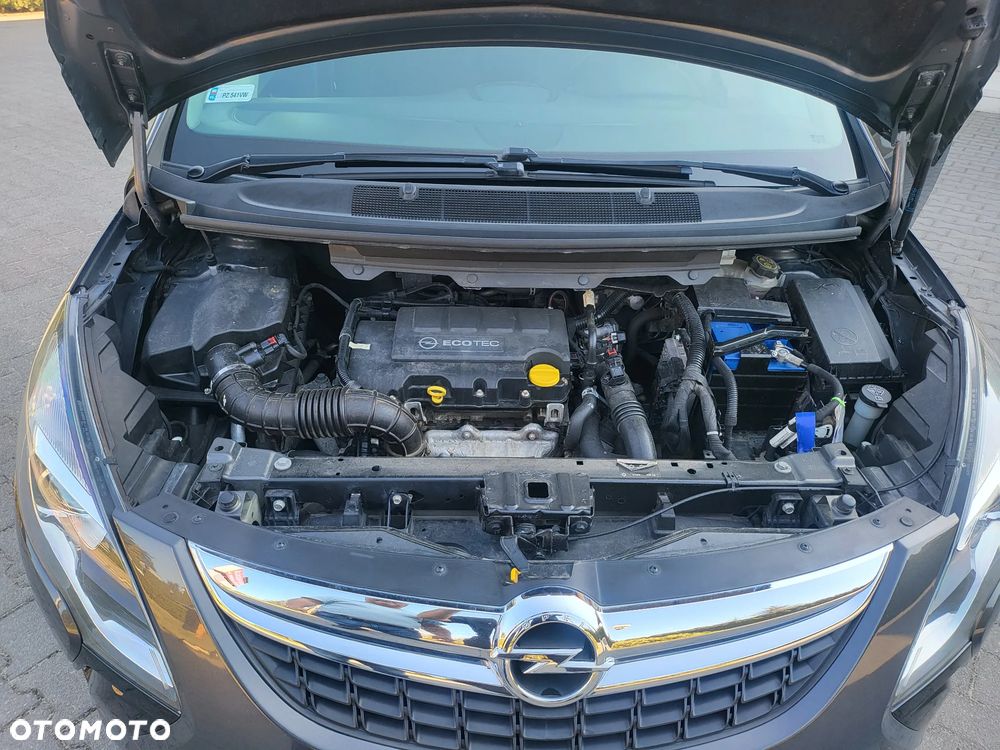 Opel Zafira - 32