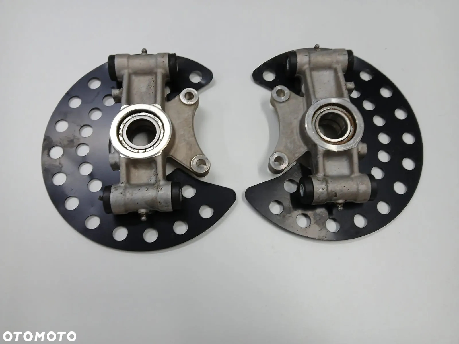 CF MOTO  820 ZWROTNICA PIASTA TYL TYLNIA PRAWA LEWA - 2