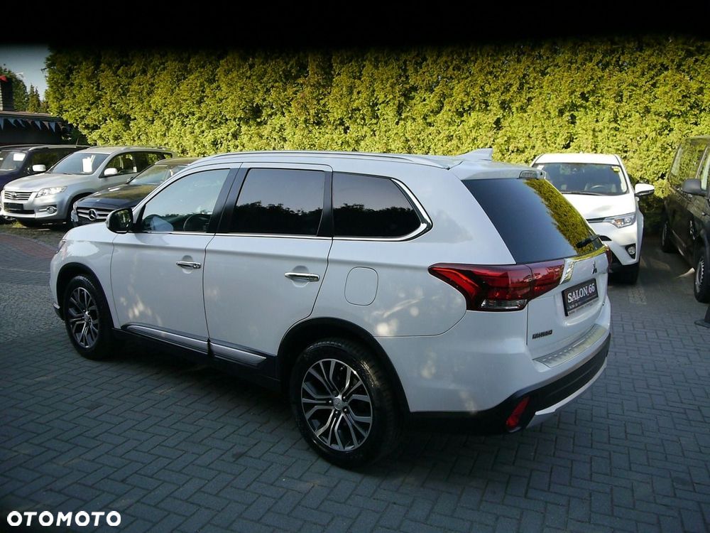 Mitsubishi Outlander 2.2 DI-D 4WD Automatik Diamant Edition+ - 13