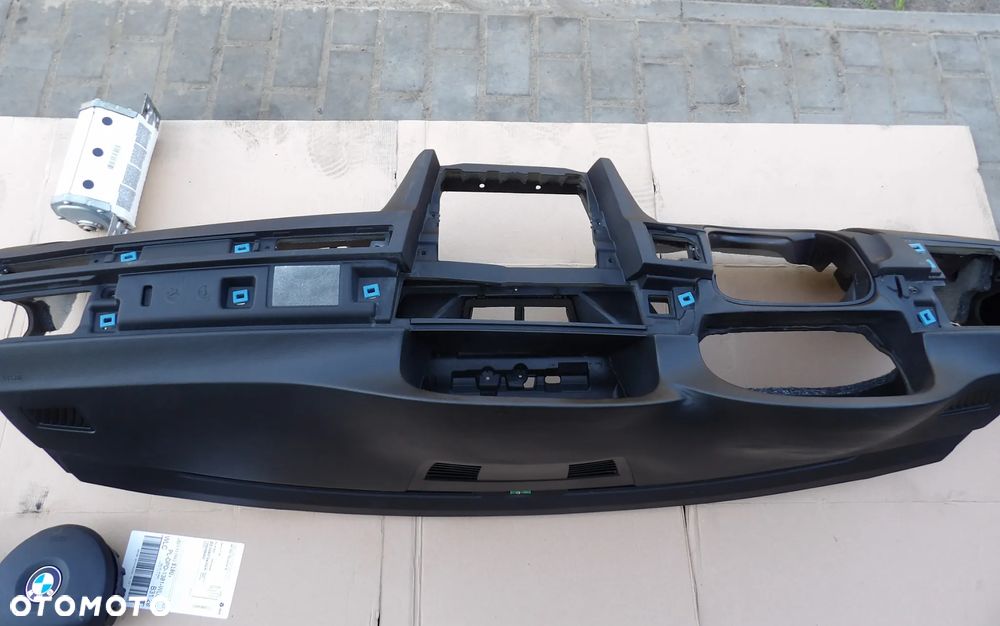 BMW - E90,E91 - DESKA ROZDZIELCZA - KOKPIT - KONSOLA - PODUSZKA KIEROWCY I PASAŻERA - NAPINACZE - POD NAWIGACJE I KUBKI - DEMONTAŻ - ORYGINAŁ - 3