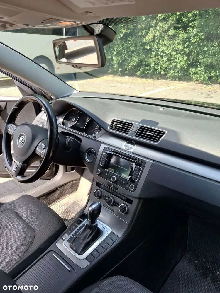 Volkswagen Passat 2.0 Blue TDI DSG SCR Comfortline - 12