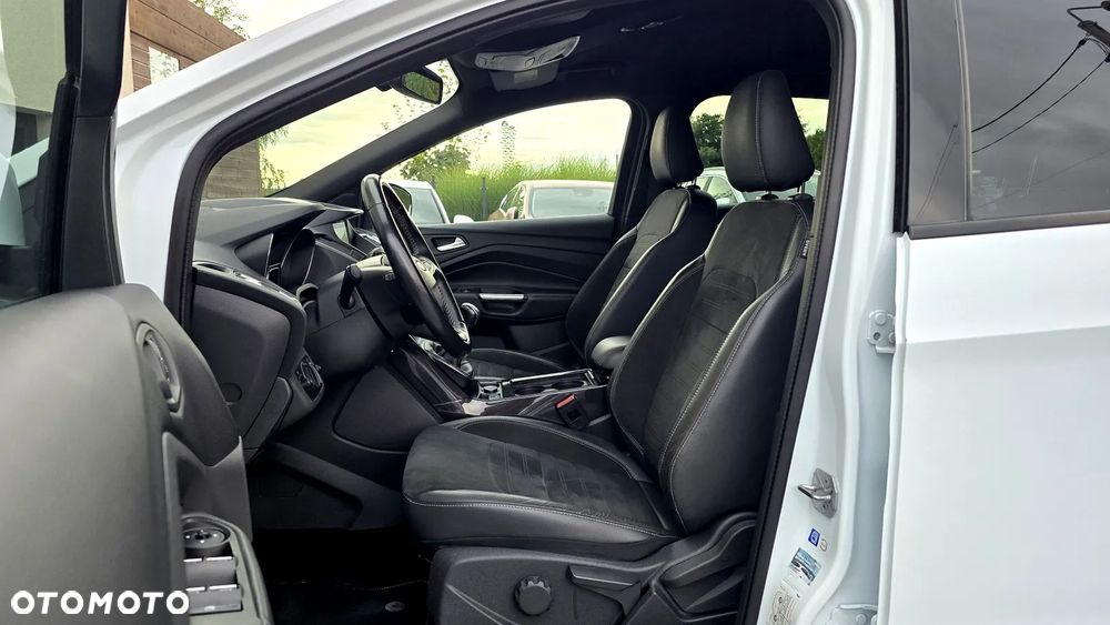 Ford Kuga 1.5 EcoBoost 2x4 ST-Line - 19