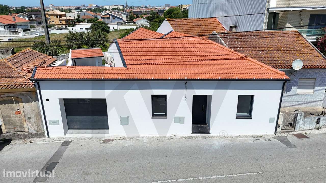 Moradia Térrea T2, em Banda, Totalmente Restaurada | NOVA, em São Bern - Grande imagem: 2/34