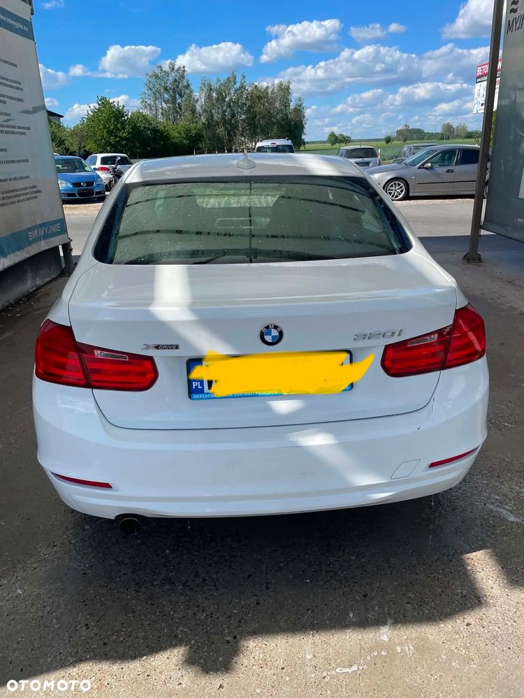 BMW Seria 3 320i xDrive - 2