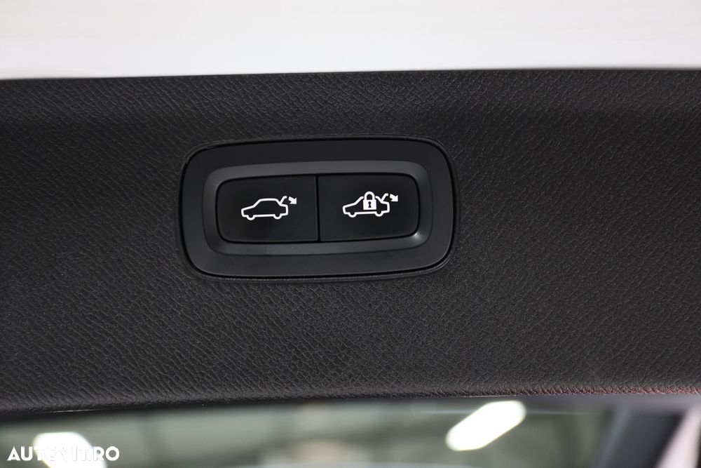 Volvo XC 90 T8 AWD Twin Engine Geartronic Inscription - 28