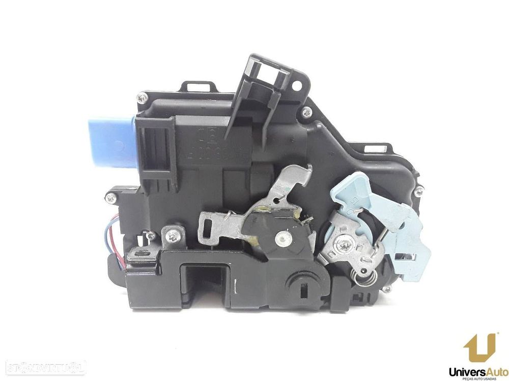 FECHADURA PORTA TRASEIRA DIREITA VOLKSWAGEN GOLF V 2007 -7L0839016D - 2