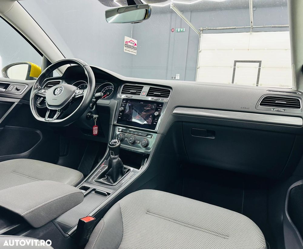 Volkswagen Golf 1.6 TDI Trendline - 22