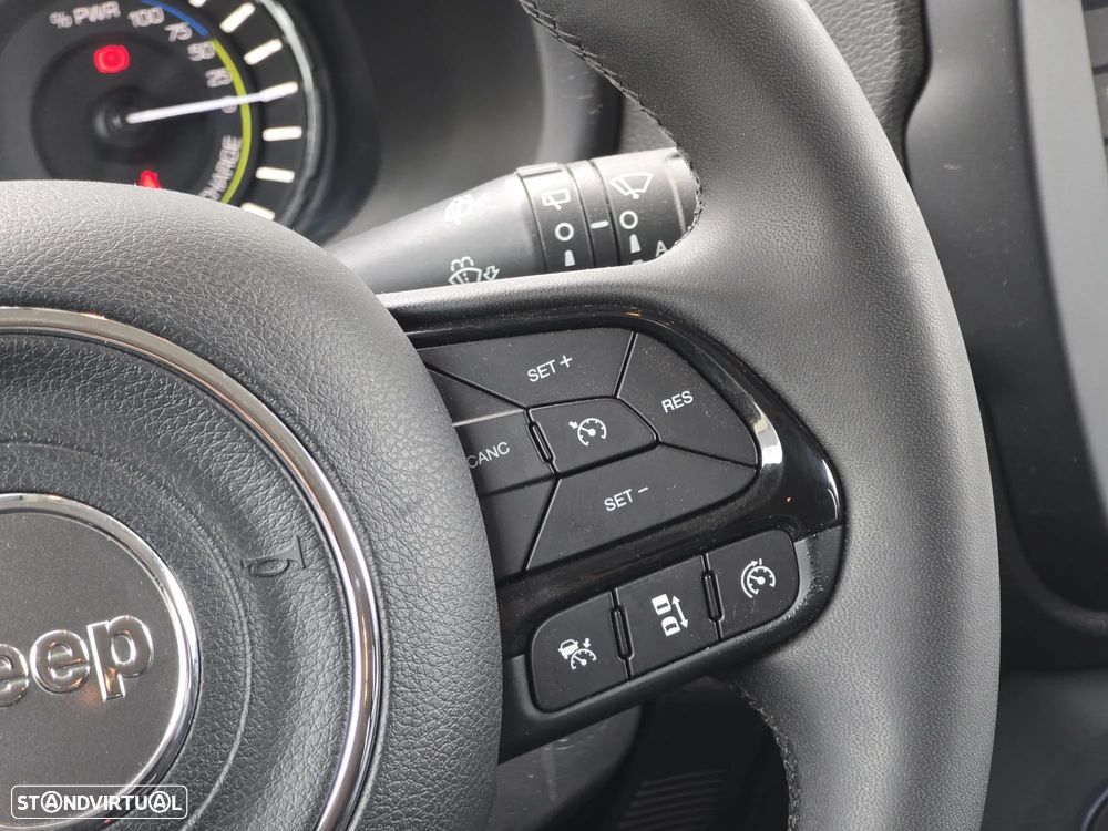 Jeep Renegade 1.3 TG Upland - 23